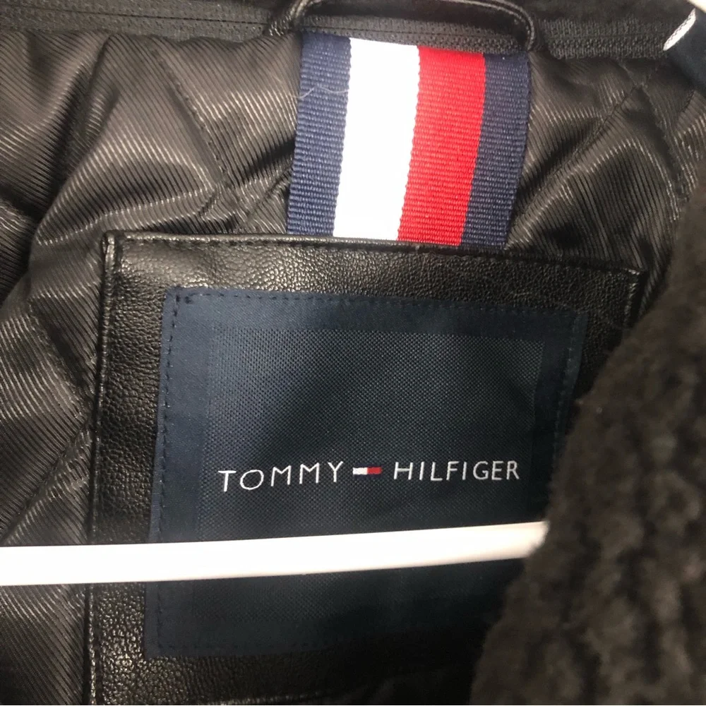 Tommy Hilfiger small leather jacket, new with tag - Picture 3 of 6